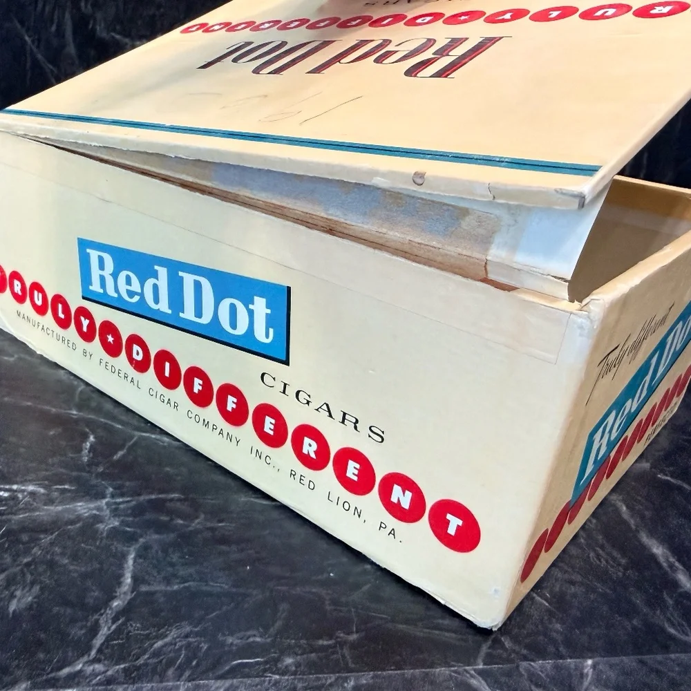 RED DOT Cigar Box